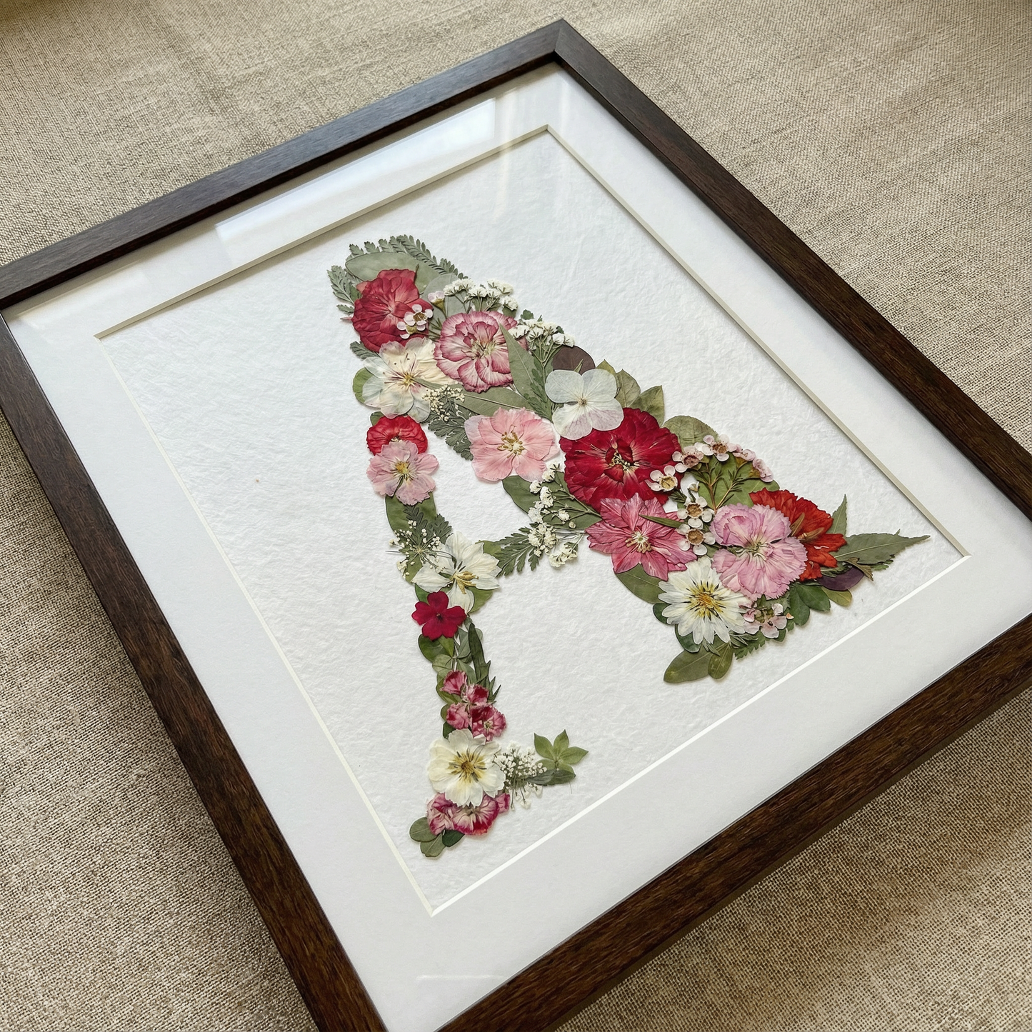 Personalisiertes Blumenmonogramm