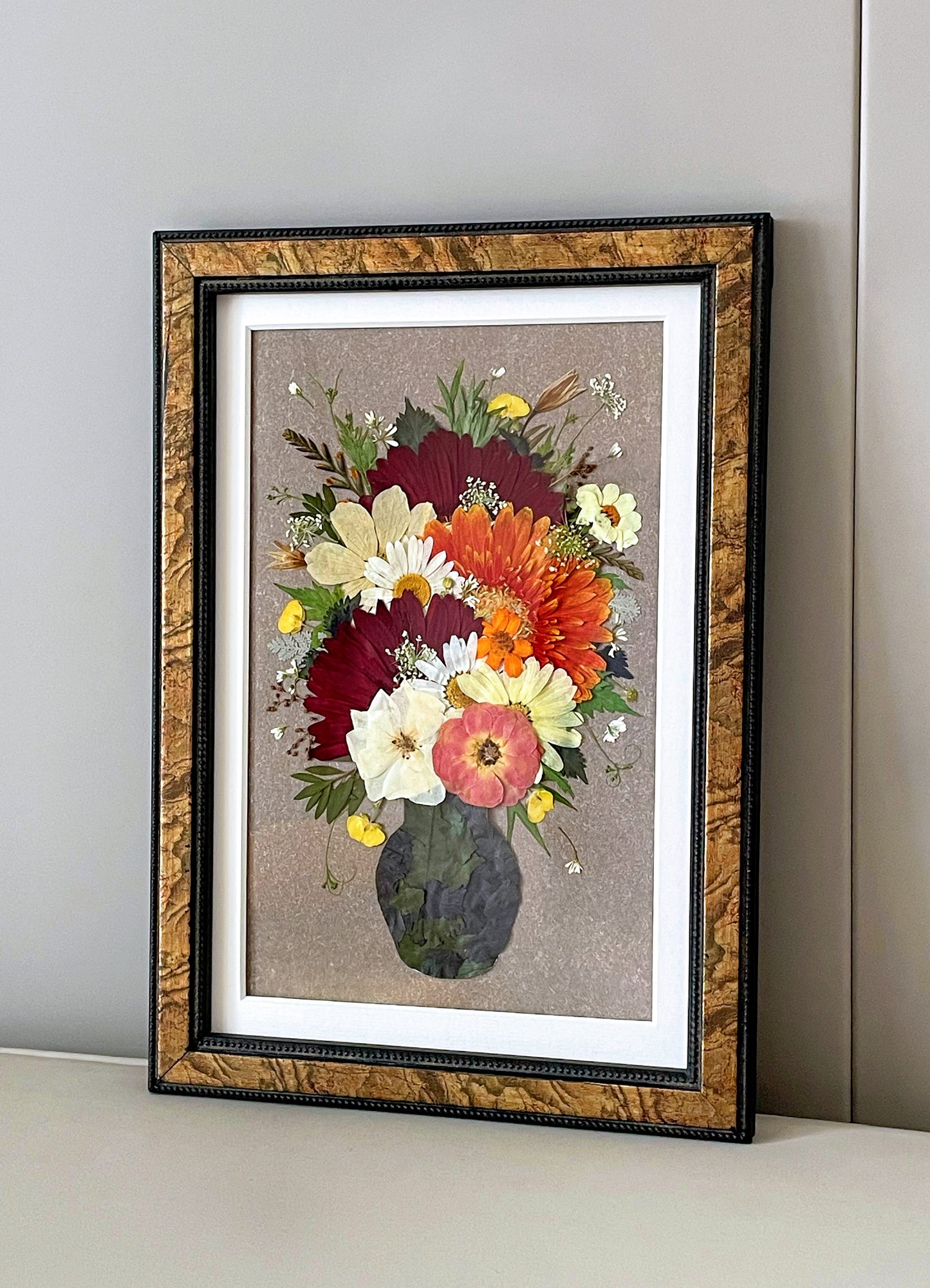 Vintage-Bilderrahmen – Blume in Vase