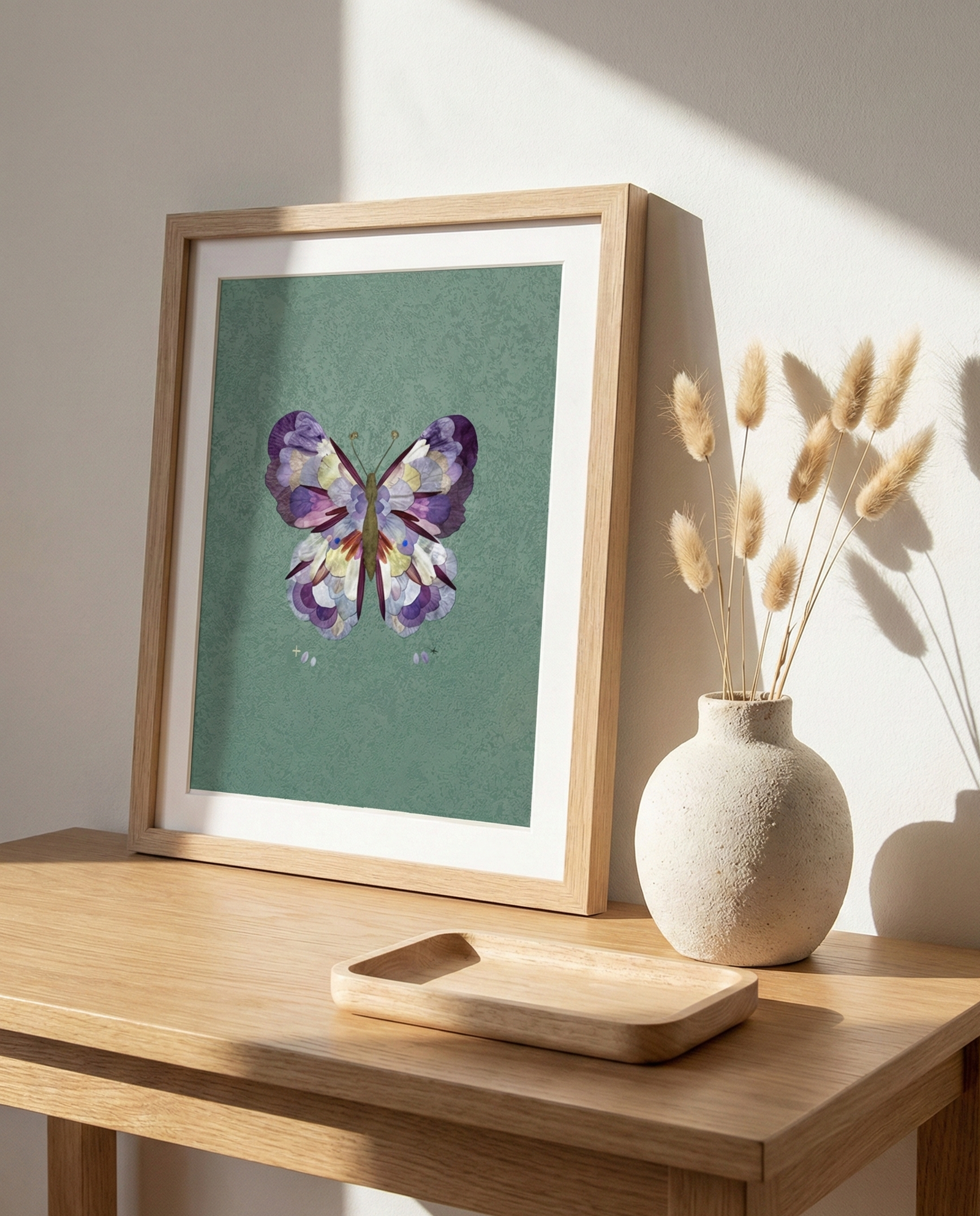 Kunstwerk aus echten Blütenblättern – Schmetterling
